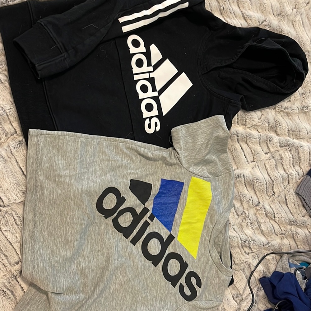 Boys adidas hoodie and tshirt bundle. Size 5